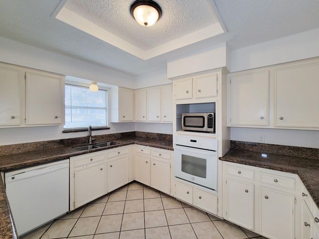 2710 Quail Creek Drive, Missouri City, TX 77459