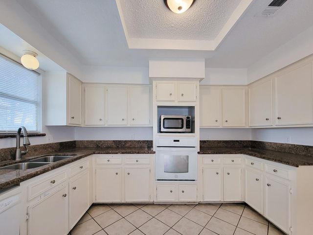 2710 Quail Creek Drive, Missouri City, TX 77459