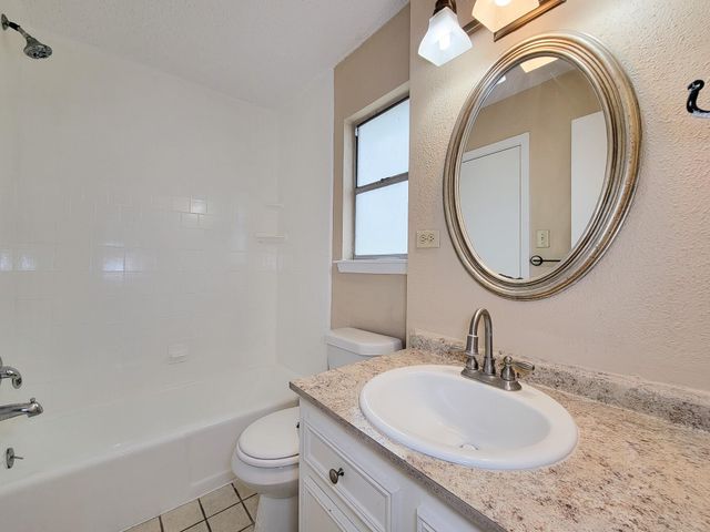 2710 Quail Creek Drive, Missouri City, TX 77459