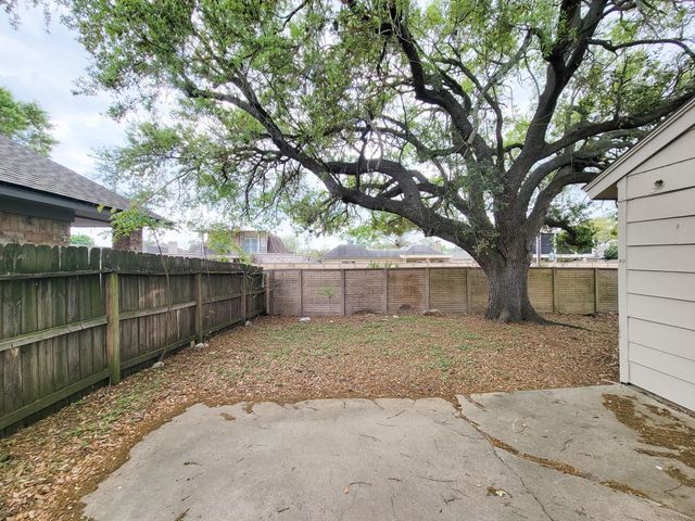 2710 Quail Creek Drive, Missouri City, TX 77459