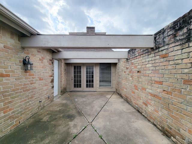 2710 Quail Creek Drive, Missouri City, TX 77459
