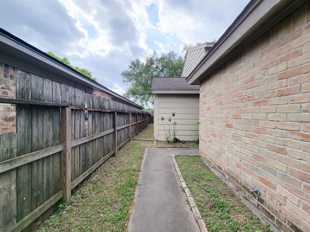 2710 Quail Creek Drive, Missouri City, TX 77459