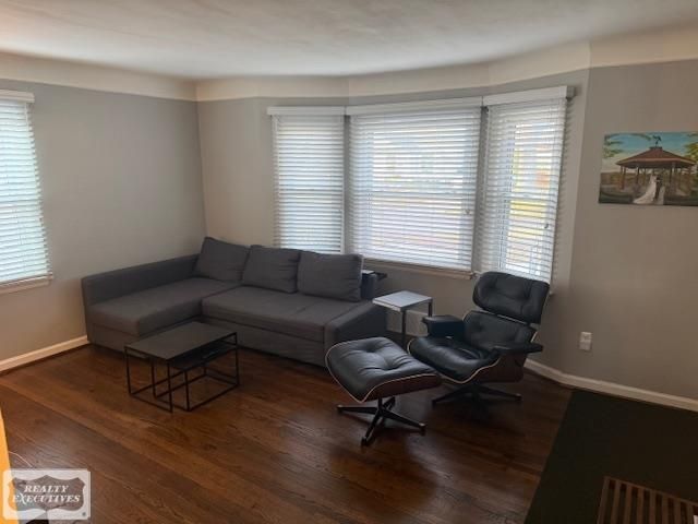 637 S Kenwood Avenue, Royal Oak, MI 48067