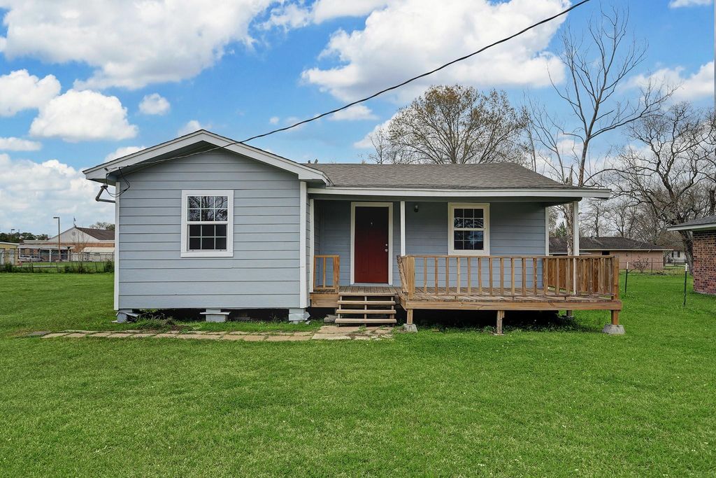 1210 Glendale Street, Dayton, TX 77535