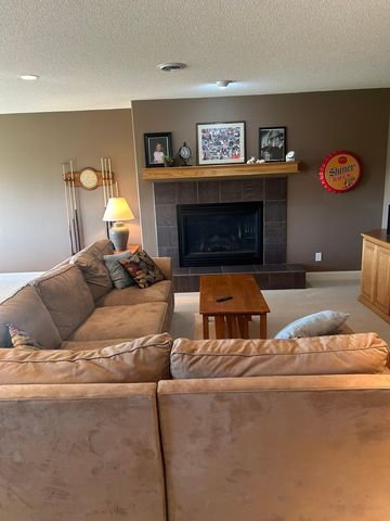 3506 W Eagle Ridge Dr, Willmar, MN 56201