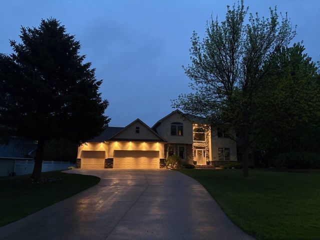 3506 W Eagle Ridge Dr, Willmar, MN 56201