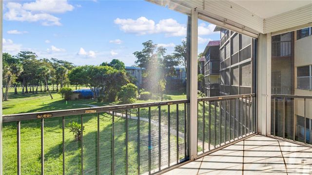 6301 N Falls Cir Dr 206, Lauderhill, FL 33319