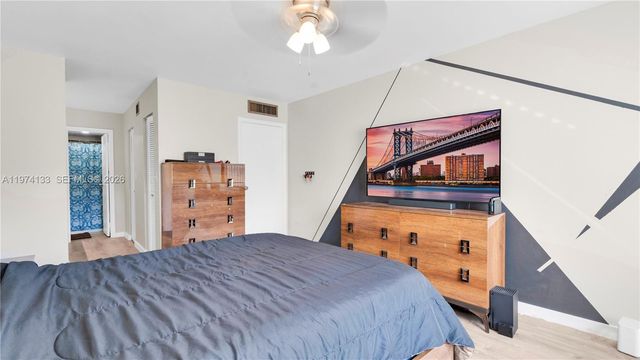 6301 N Falls Cir Dr 206, Lauderhill, FL 33319