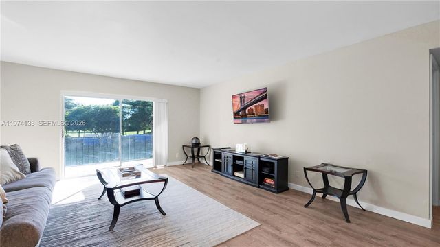 6301 N Falls Cir Dr 206, Lauderhill, FL 33319