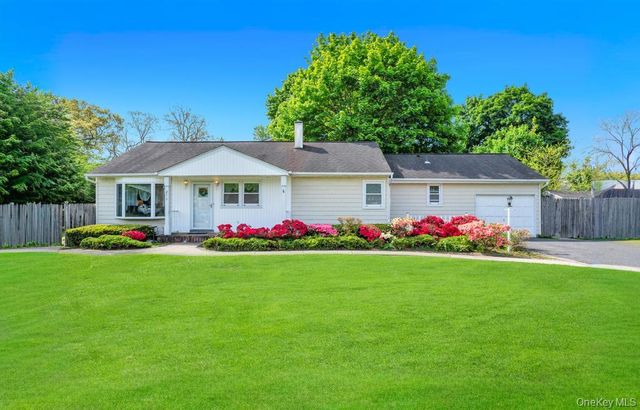 270 7th Street, Saint James, NY 11780