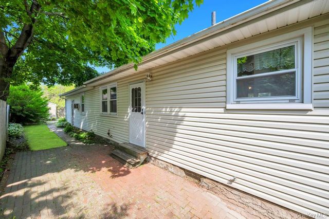 270 7th Street, Saint James, NY 11780