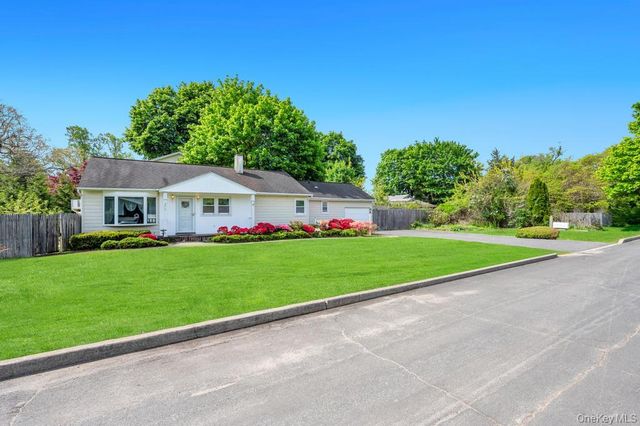 270 7th Street, Saint James, NY 11780