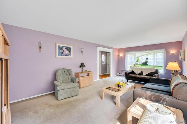 270 7th Street, Saint James, NY 11780
