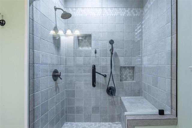 211 Sunset Drive, Lindale, GA 30147