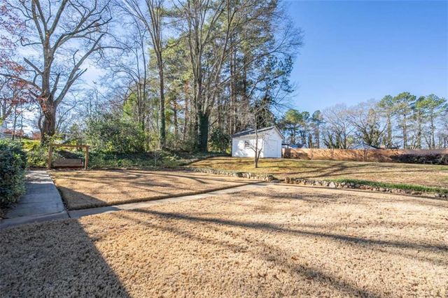 211 Sunset Drive, Lindale, GA 30147