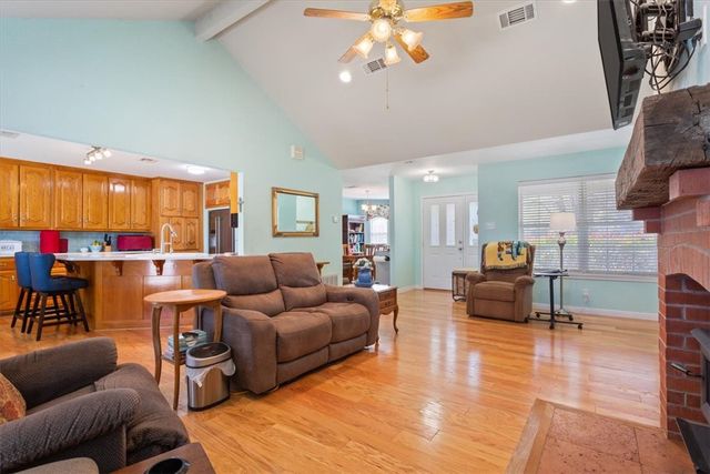 437 Lcr 664, Kosse, TX 76653