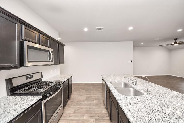 40522 Winter Grass Bend, Magnolia, TX 77354