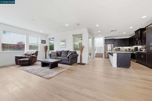 1671 mulholland dr, Lathrop, CA 95330