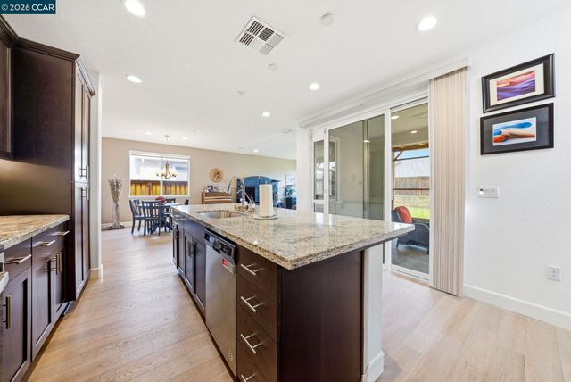 1671 mulholland dr, Lathrop, CA 95330