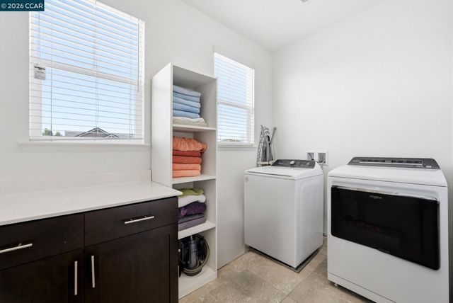 1671 mulholland dr, Lathrop, CA 95330