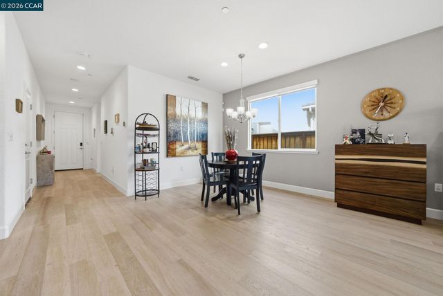 1671 mulholland dr, Lathrop, CA 95330