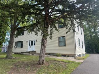 479 Eisenhower Street B, Marengo, IL 60152