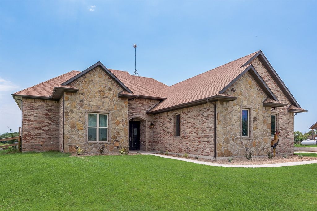 8310 Old Springtown Road, Springtown, TX 76082