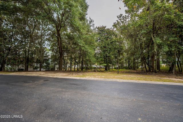 233 De La Gaye Point, Beaufort, SC 29902