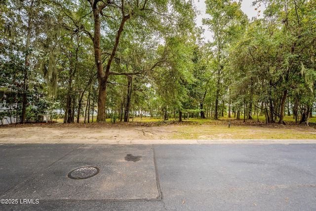 233 De La Gaye Point, Beaufort, SC 29902