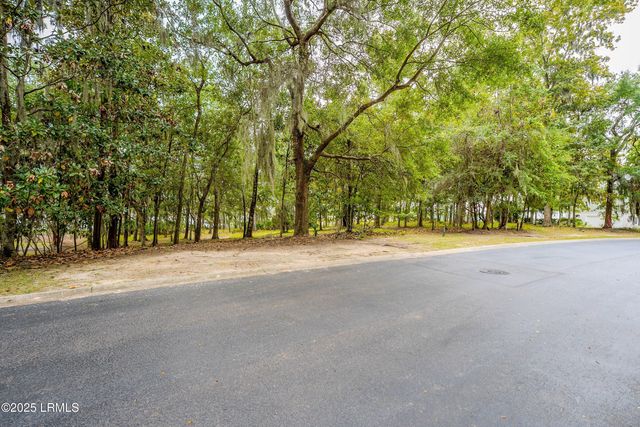 233 De La Gaye Point, Beaufort, SC 29902