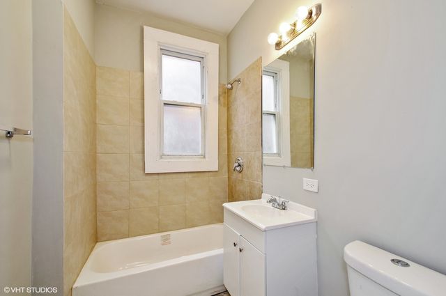 3833 W Arthington Street, Chicago, IL 60624