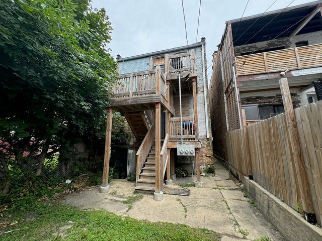 3833 W Arthington Street, Chicago, IL 60624