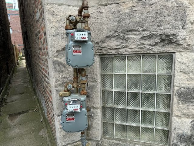 3833 W Arthington Street, Chicago, IL 60624