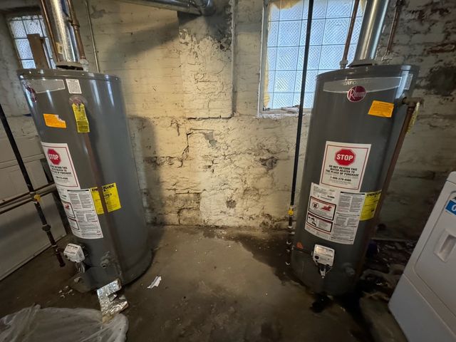 3833 W Arthington Street, Chicago, IL 60624