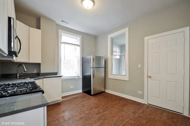 3833 W Arthington Street, Chicago, IL 60624