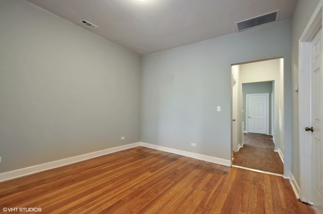 3833 W Arthington Street, Chicago, IL 60624