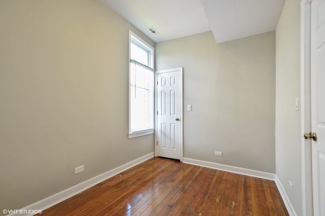 3833 W Arthington Street, Chicago, IL 60624