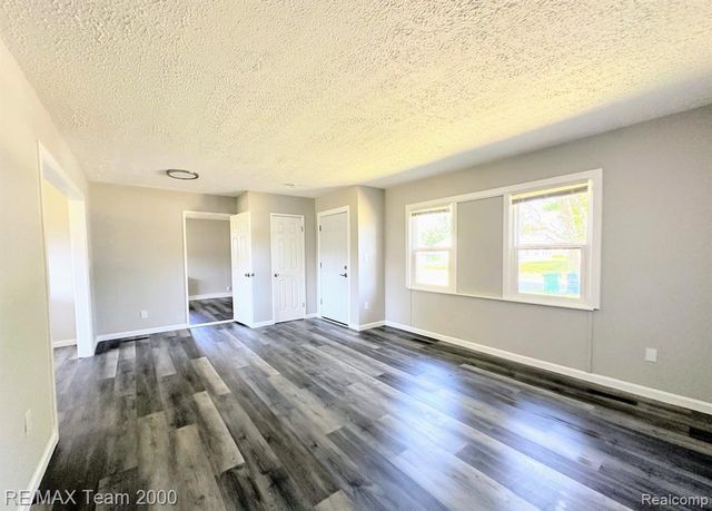 316 Lytle Place, Garden City, MI 48135