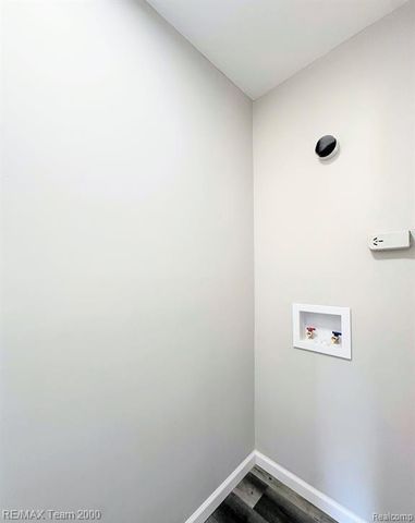 316 Lytle Place, Garden City, MI 48135