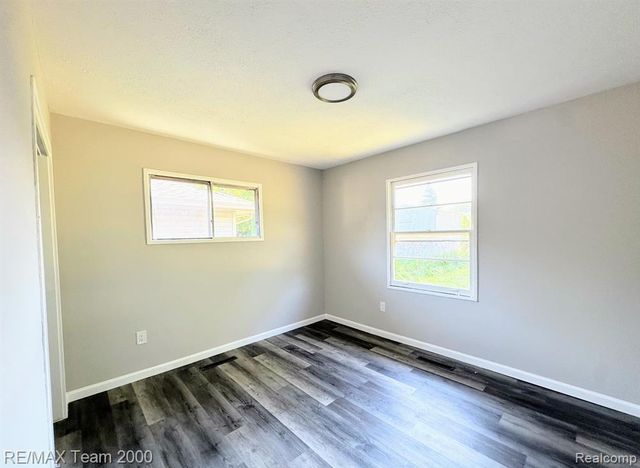 316 Lytle Place, Garden City, MI 48135