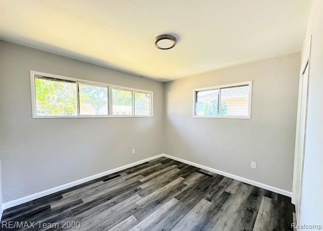 316 Lytle Place, Garden City, MI 48135