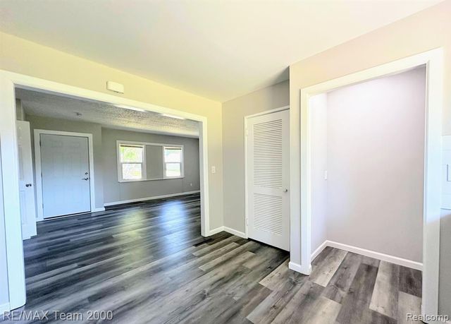 316 Lytle Place, Garden City, MI 48135