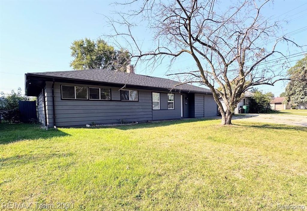 316 Lytle Place, Garden City, MI 48135