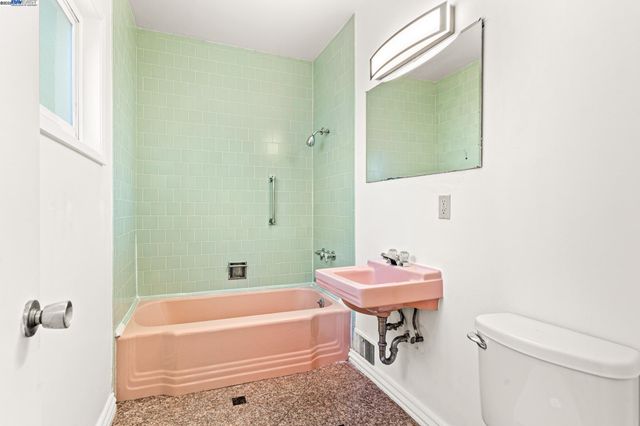 1015 82Nd Ave, Oakland, CA 94621