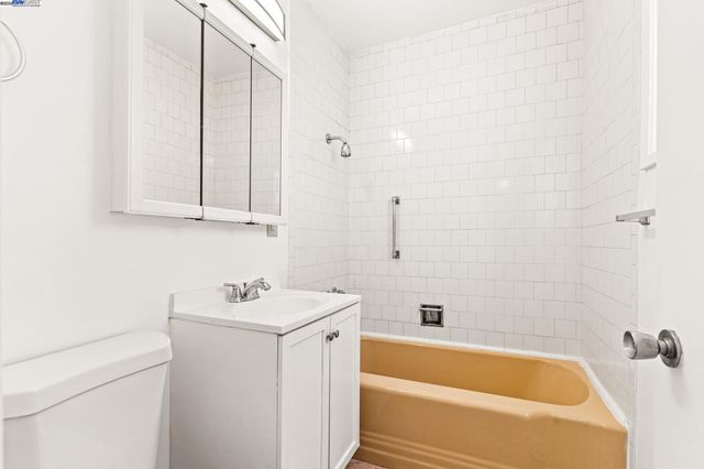 1015 82Nd Ave, Oakland, CA 94621