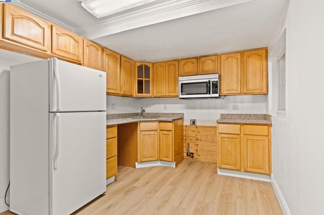 1015 82Nd Ave, Oakland, CA 94621