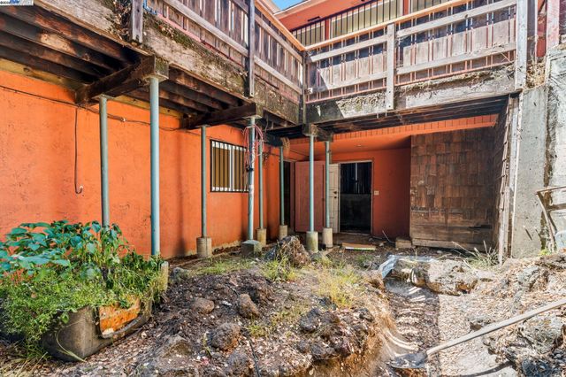 1015 82Nd Ave, Oakland, CA 94621