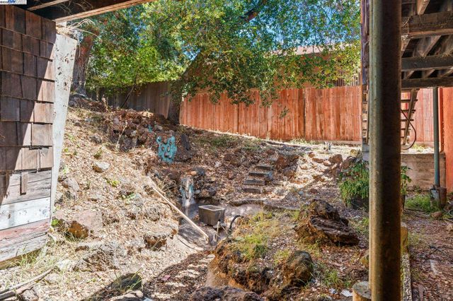 1015 82Nd Ave, Oakland, CA 94621