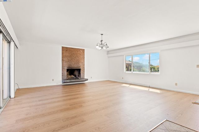 1015 82Nd Ave, Oakland, CA 94621