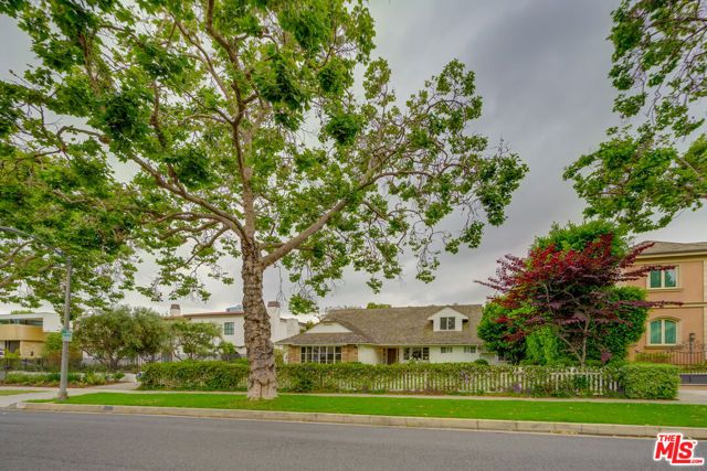 713 Walden Drive, Beverly Hills, CA 90210